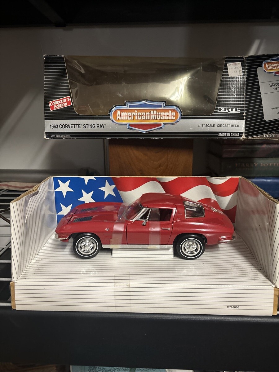 Ertl 1963 Signature Chevrolet Corvette Stingray 1:18 Diecast