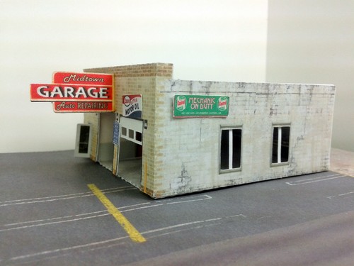 N Scale Building - "Midtown Garage" CardStock Kit (Paper Kit) - Picture 6 of 9