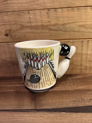VINTAGE CERAMIC BOWLING BALL & PIN STRIKE ZONE COFFEE MUG 3D MID CENTURY JAPAN