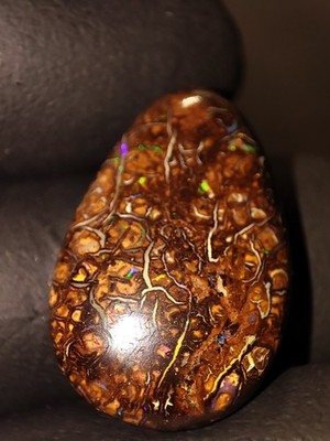 Koroit Boulder Opal   19,45 ct   Queensland Australien   außergewöhnliche Matrix