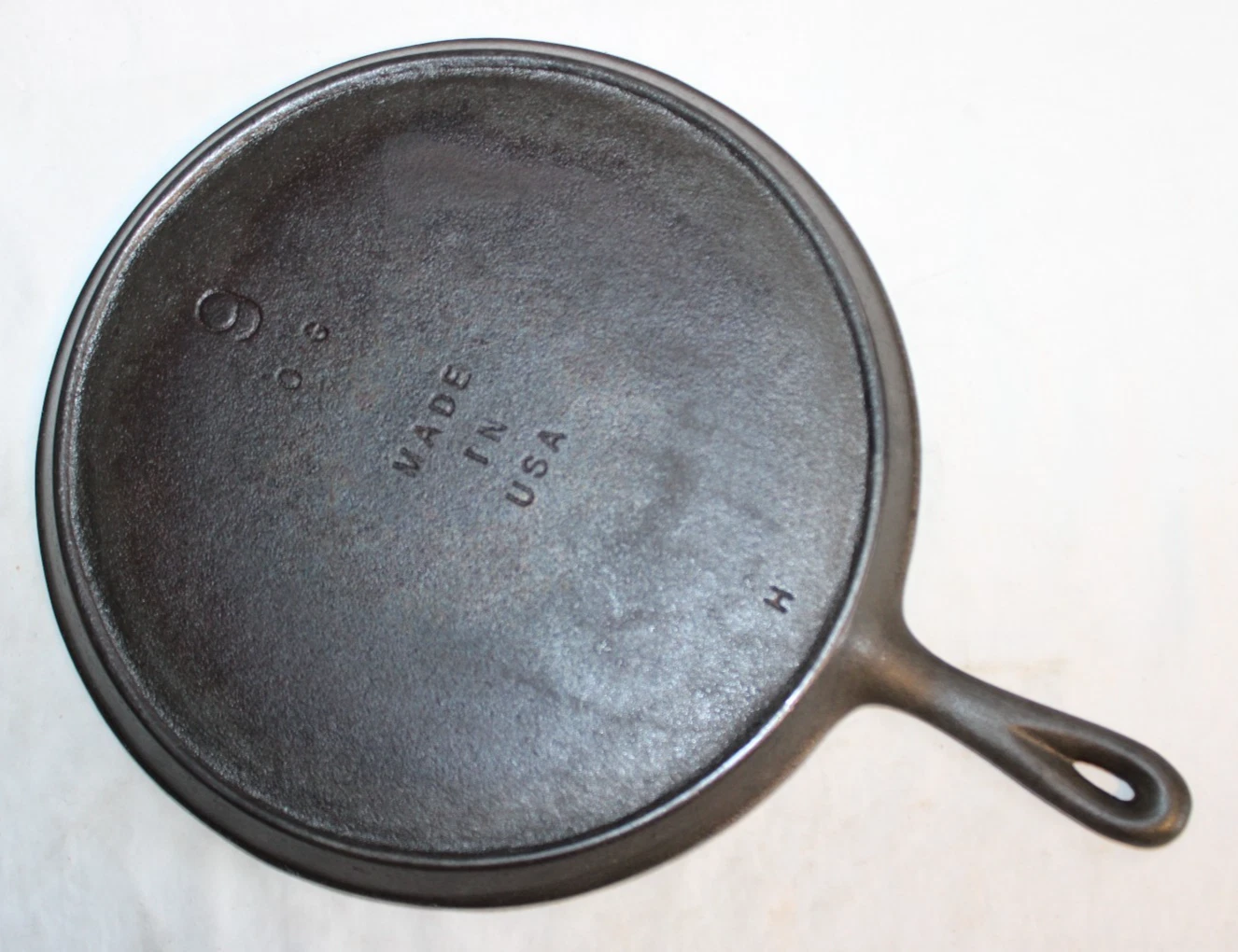 Vintage  LODGE Cast Iron Shallow Skillet W/Heat Ring