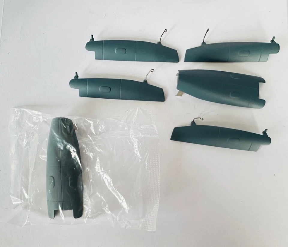 Corgi AA34602 1:32 DH Mosquito PR XVI-NS502, NO544 SqRAF Benson 1944 день 60-е - Изображение 2 из 4