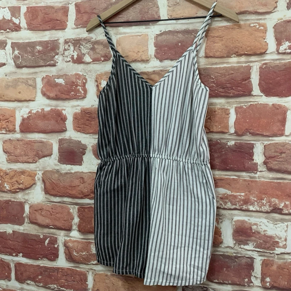 Umgee Shorts Romper Womens S Black White Striped Colorblock Casual Sleeveless - Image 3 of 4