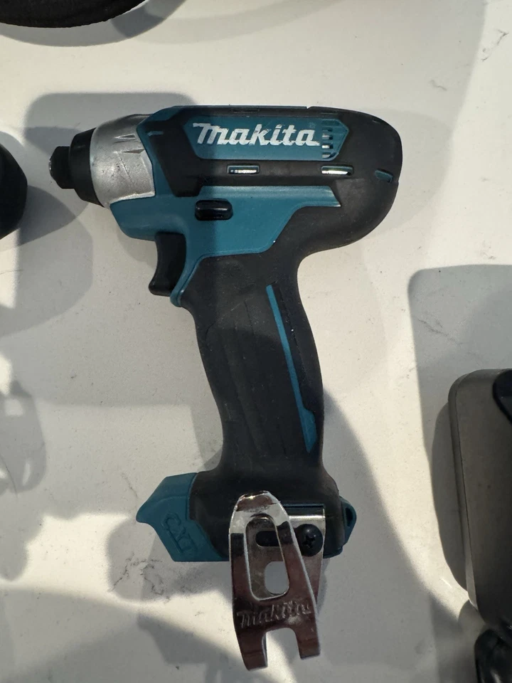 Makita 12V DT03 And FD05 With Batteries. Read And Bag - Image 3 of 4