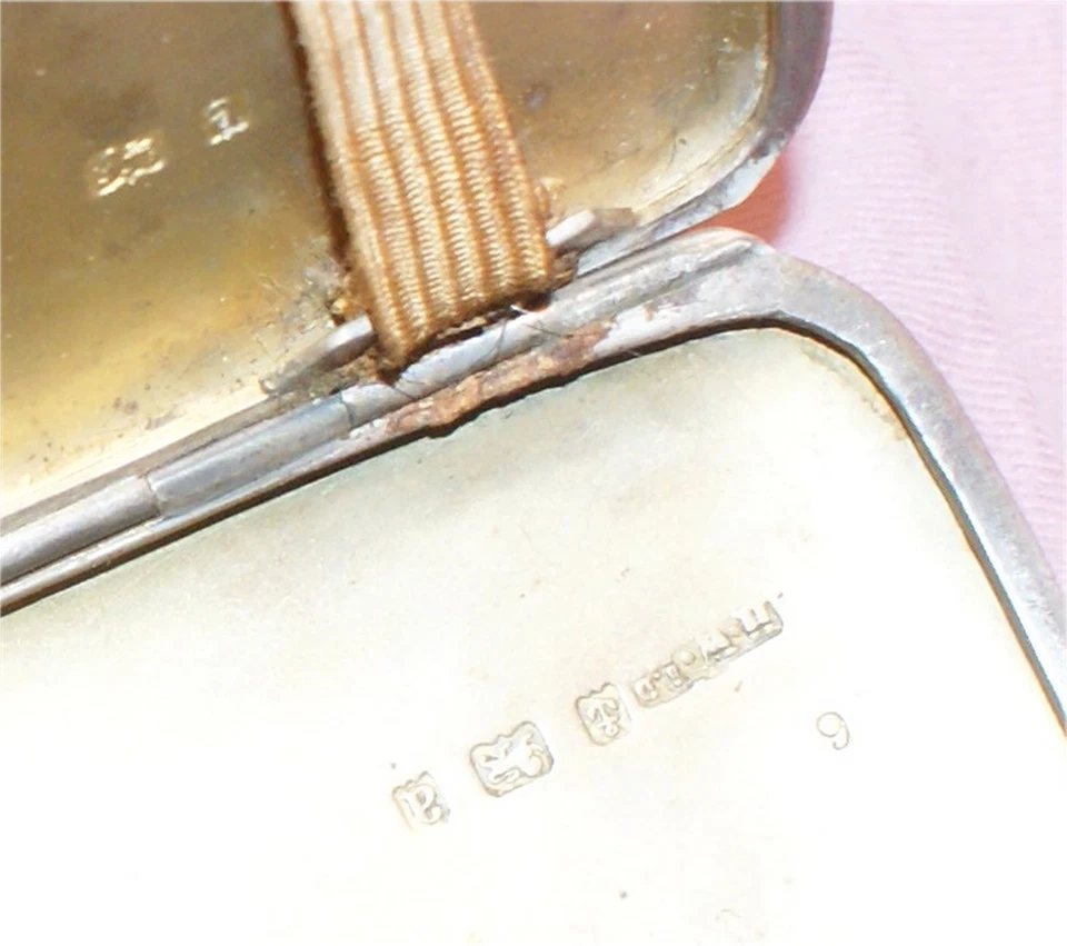 19th century Beautiful Victorian Sterling Silver compact -RARE ORNATE SIGNED  - Image 3 of 4