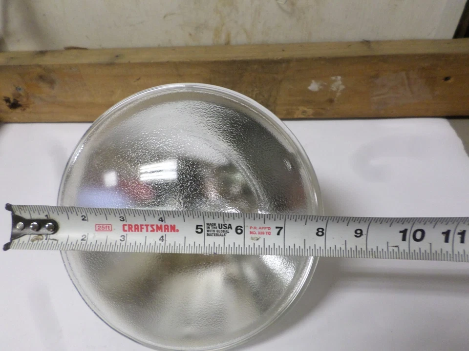 General Electric Narrow Spot 500W 500PAR64/NSP  Prong Quartz 120V - Image 2 of 4