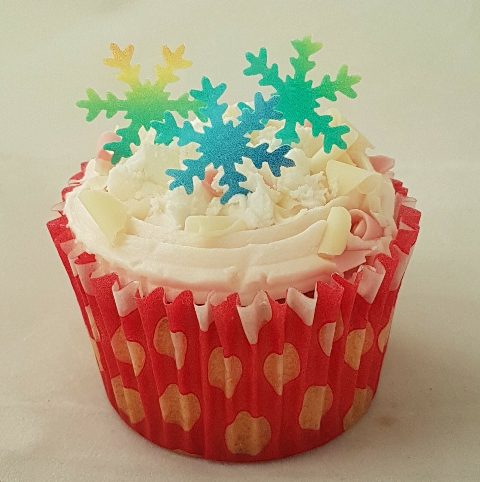 36 x precut edible snowflakes wafer paper cup cake decorations toppers