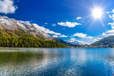 Wandbild: Kristallblauer St. Moritzersee, Sankt Moritz, Maloja Graubünden [...]