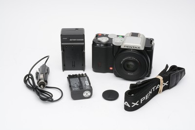 Pentax K-01 w/SMC Pentax-DA 40mm F2.8 XS lens, Only 2651 Acts