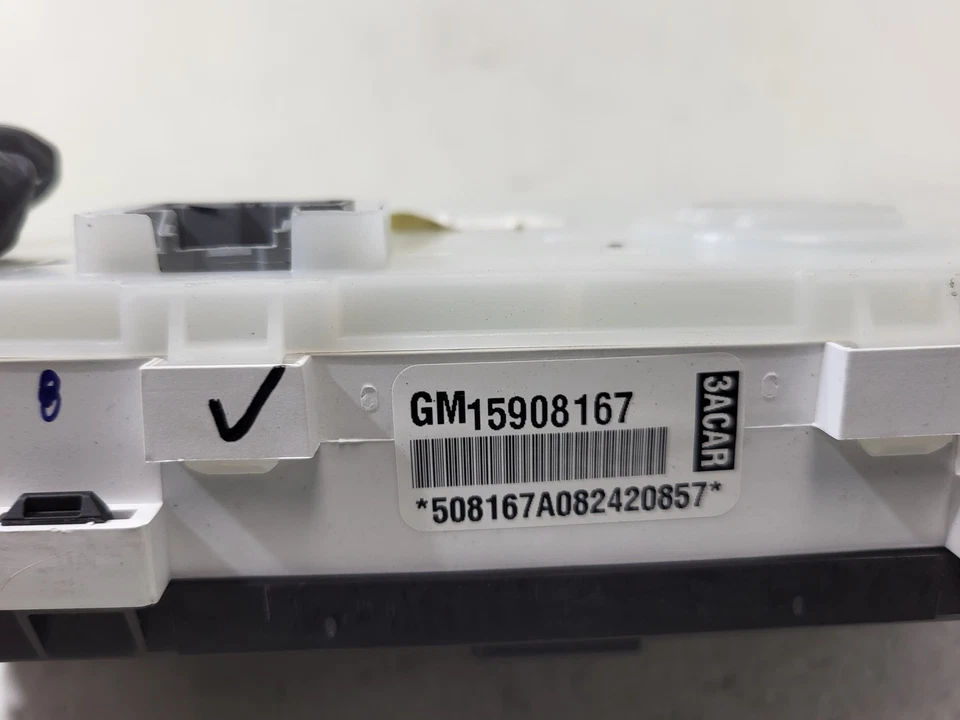 2009-2010 Chevrolet Cobalt Speedo Speedometer Cluster 86K milhas fabricante de equipamento original LKQ - Imagem 3 de 4