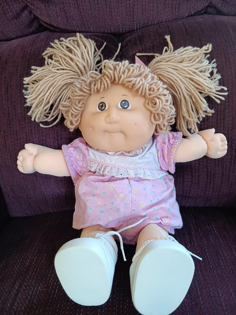 Vintage Cabbage Patch Kids Doll Vintage 1982-87  Lt. Brown H