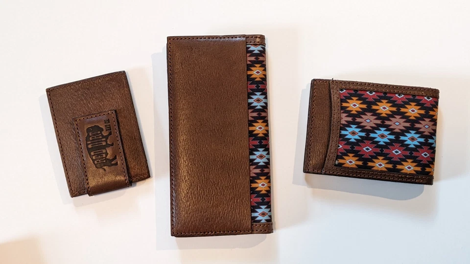 RED DIRT HAT CO RODEO, CARD CASE W-MAG CLIP AND BIFOLD THREE-WALLET BUNDLE NIB - Image 4 of 4