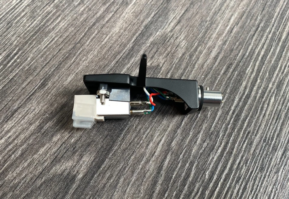 2 x Technics Headshell With AT3600L Cartridge & Replacement Stylus + FREE GIFTS - Image 2 of 4