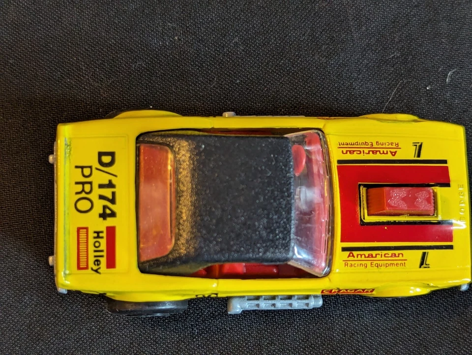 Vintage MATCHBOX SuperFast Dodge Challenger 1975 Yellow/Black Pro Street Drag - Image 3 of 4