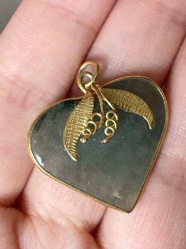 Vintage natural green jade Heart pendant - Picture 2 of 4