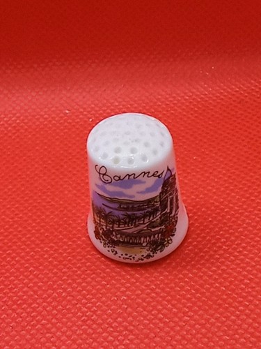 Dé à coudre vintage en porcelaine avec souvenir du château