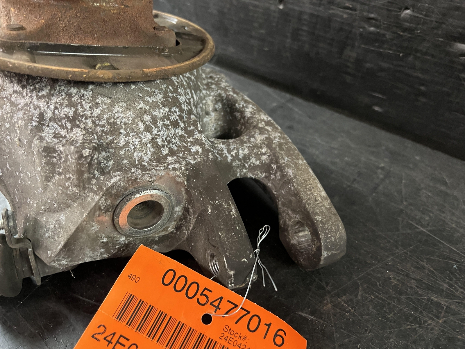 08-19 MASERATI GRANTURISMO REAR DRIVER LEFT AXLE STUB KNUCKLE