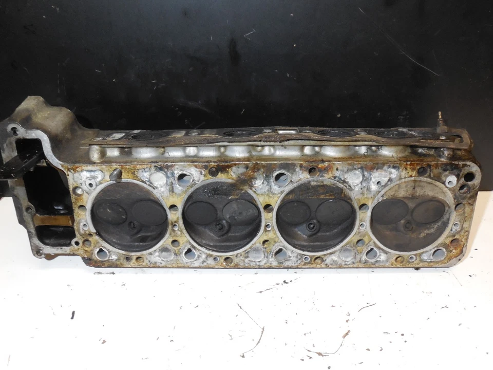 Conjunto culata derecha R 1170160301 81-89 mercedes-benz r107 450sl 450slc Foto 2 de 4