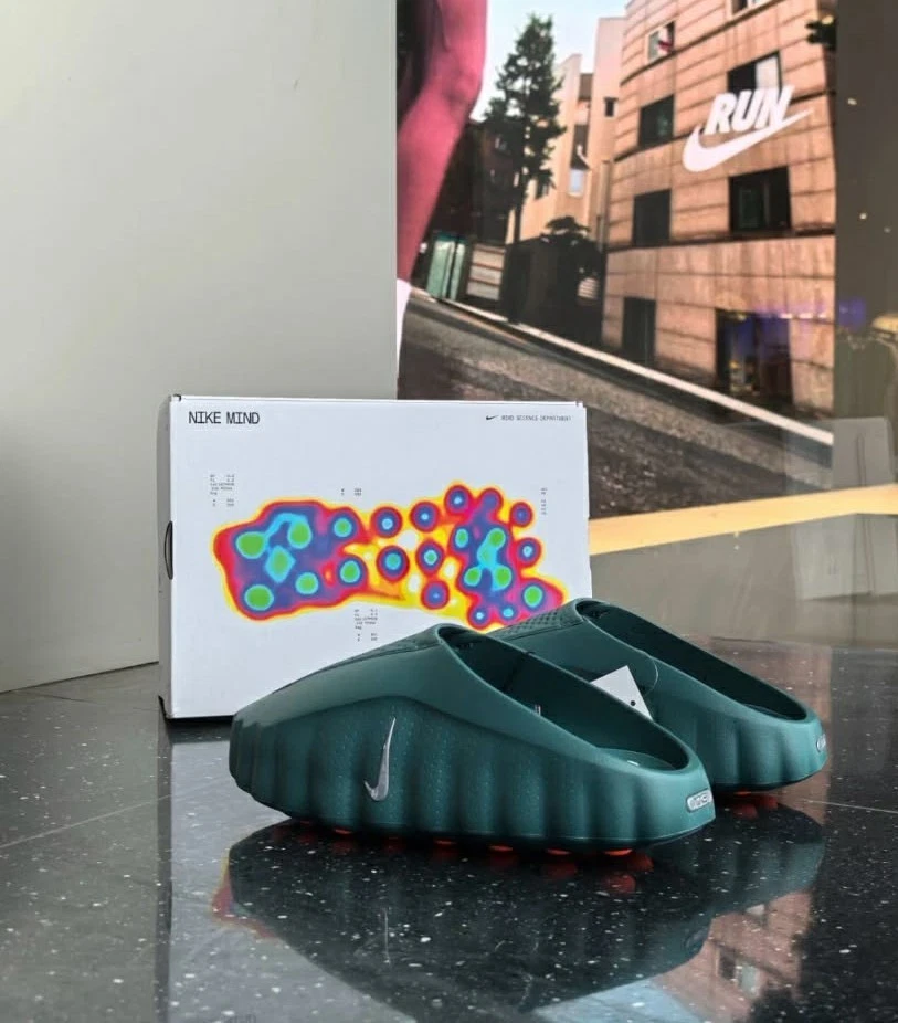 Nike mind 001 green slides Size 41 EU