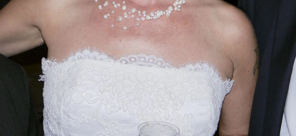 Brautkleid 38 gebraucht Etuikleid Bianco Evento Aprilia, Cocktailkleid, - Bild 2 von 4