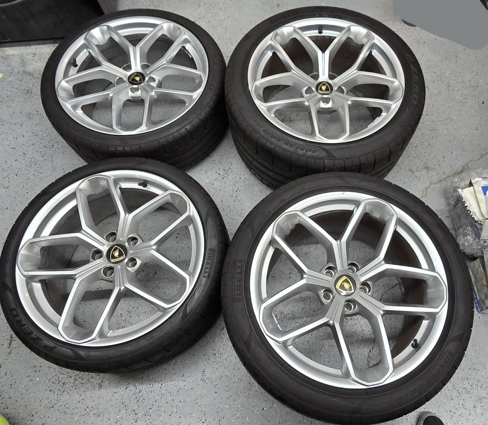 Lamborghini 19" OEM Huracan Kari EVO Wheels and Tires Stock Perreli Tires 33