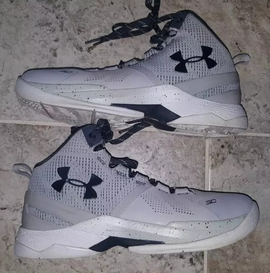 UNDER ARMOUR STEPHEN CURRY 2 THE STORM SIZE 5.5YOUTH VERY RARE!ONLY ONE ON EBAY!