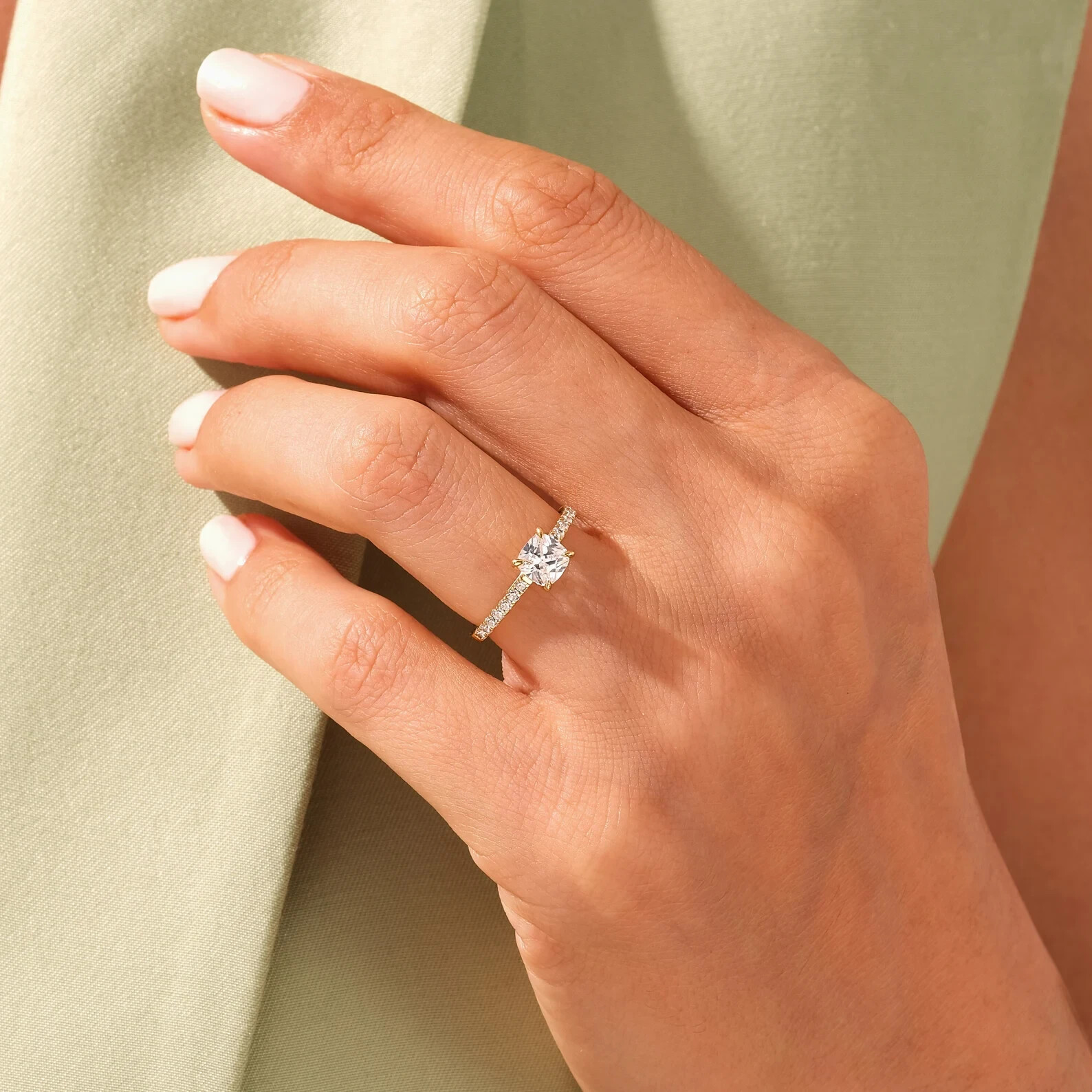 8MM Corte Almohada Moissanita Anillo Pavé Banda Cuatro Solitario Pedida Para De