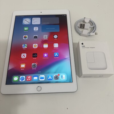 Apple iPad (6th Generation) 32GB, Wi-Fi, 9.7in - Silver - GOOD