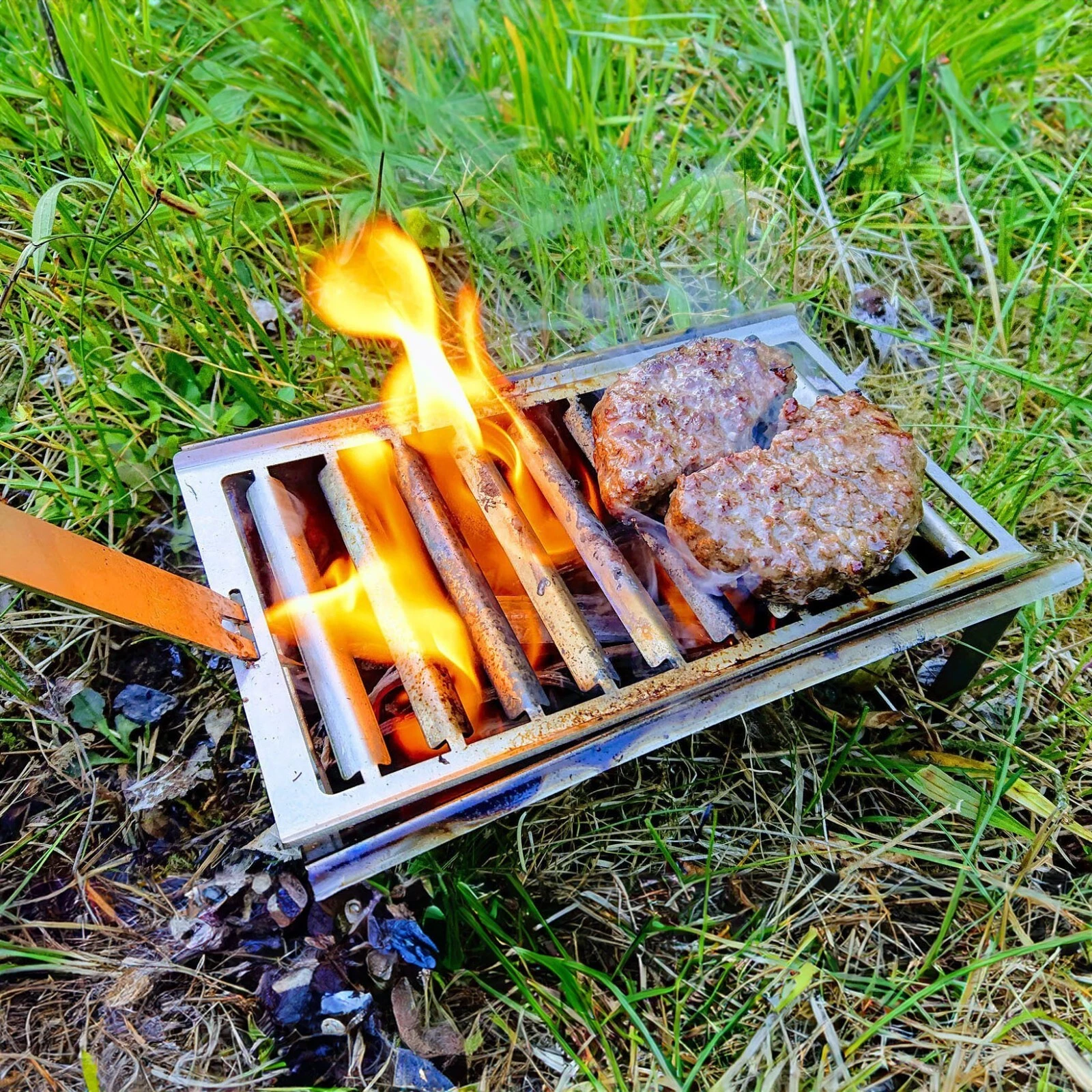 Volcann Travel Stainless Steel Flat Pack BBQ Grill Firepit Portable Smoker Camp
Opens in a new windo