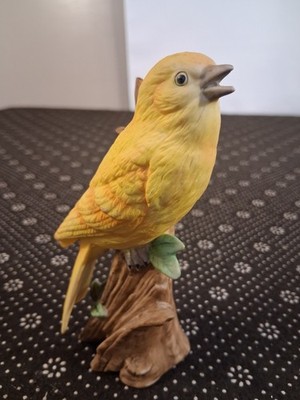 Vintage Lefton Yellow Bird Tree Trunk Ceramic Taiwan 5  06007