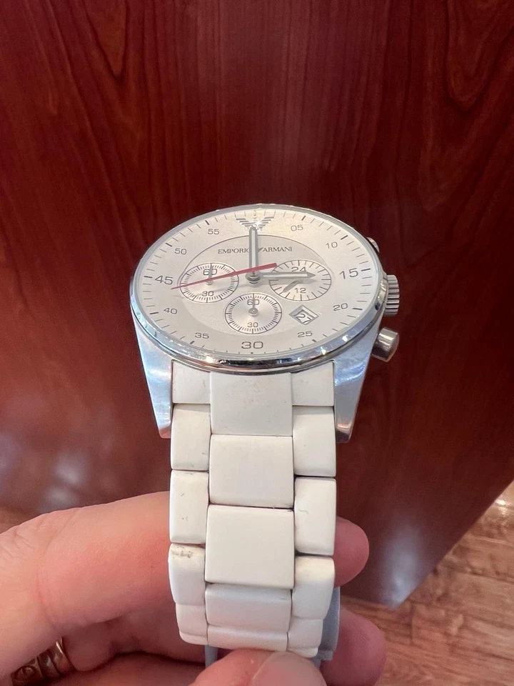 EMPORIO ARMANI MENS WATCH AR5859 WHITE DIAL &  WHITE SILICONE STRAP - Image 2 of 4