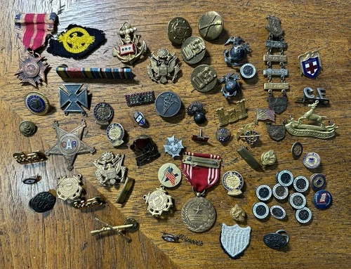 WW1 & WW2 Military Lot - Named GCM Pins, Medal Ribbons Homefront EGA DUI GAR
