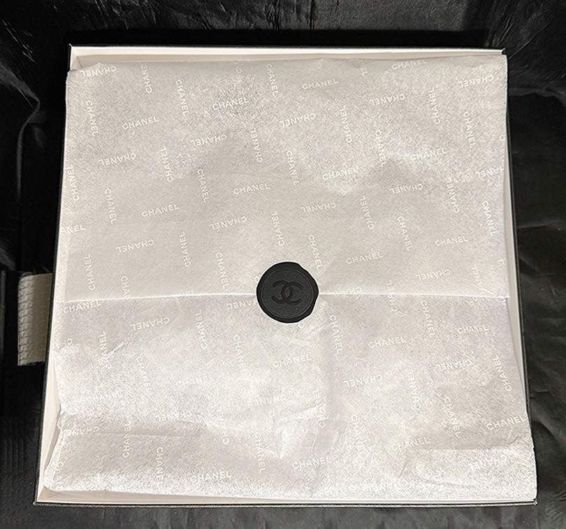 CHANEL Holiday 2026 Empty Gift Box Large White Square Camellia & Band ...