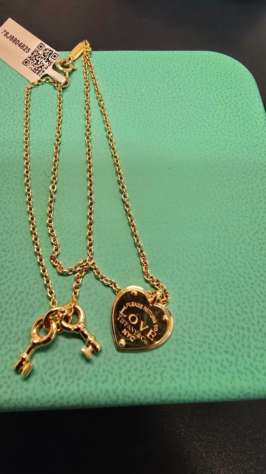 Pulsera Tiffany & Co. Oro Amarillo Please Return to LOVE Doble Cadena con Llaves  Foto 4 de 4