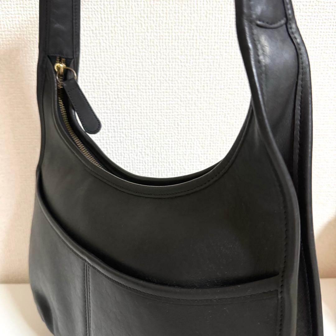 【COACH】 Shoulder bag hobo Black leather Old Vintage Coach 9033 Black Leather Ergo Pocket Zip Hobo Shoulder