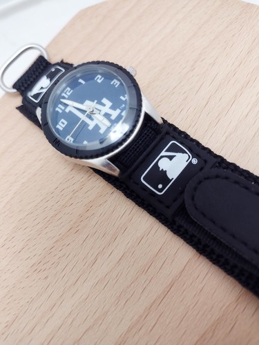 Youth Boy's Watch - Boy's Watch - Baseball MLB - * Pick Your MLB Team * - Picture 15 of 23