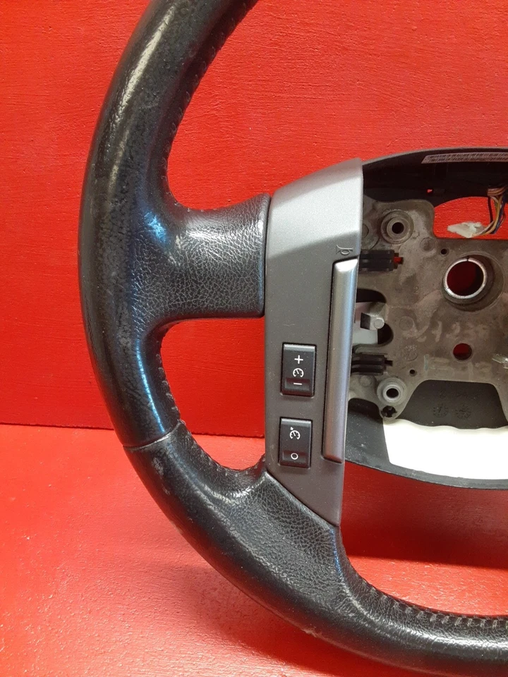 Руль 2005-2009 Land Rover LR3 черный кожаный LR017035 - Изображение 2 из 4