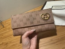 Gucci Lovely Heart Pink Glitter Iconic GG Monogram Flap Wallet