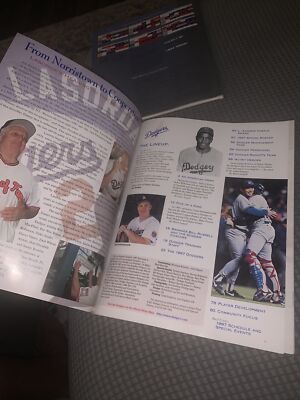 記念グッズ Dodgers 1997 yearbook s-l400.jpg