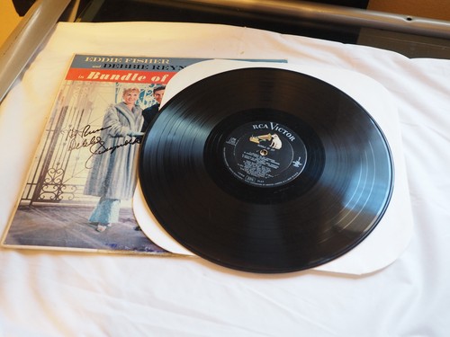 Autographed Debbie Reynolds 33LP Bundle of Joy LPM-1399 Released 1956 - Picture 5 of 11