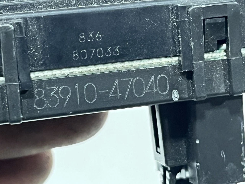 2004 2005 2006 2007 2008 2009 TOYOTA PRIUS ПРИБОРНОЙ ПАНЕЛИ ЧАСЫ 83910-47040 - Изображение 3 из 3