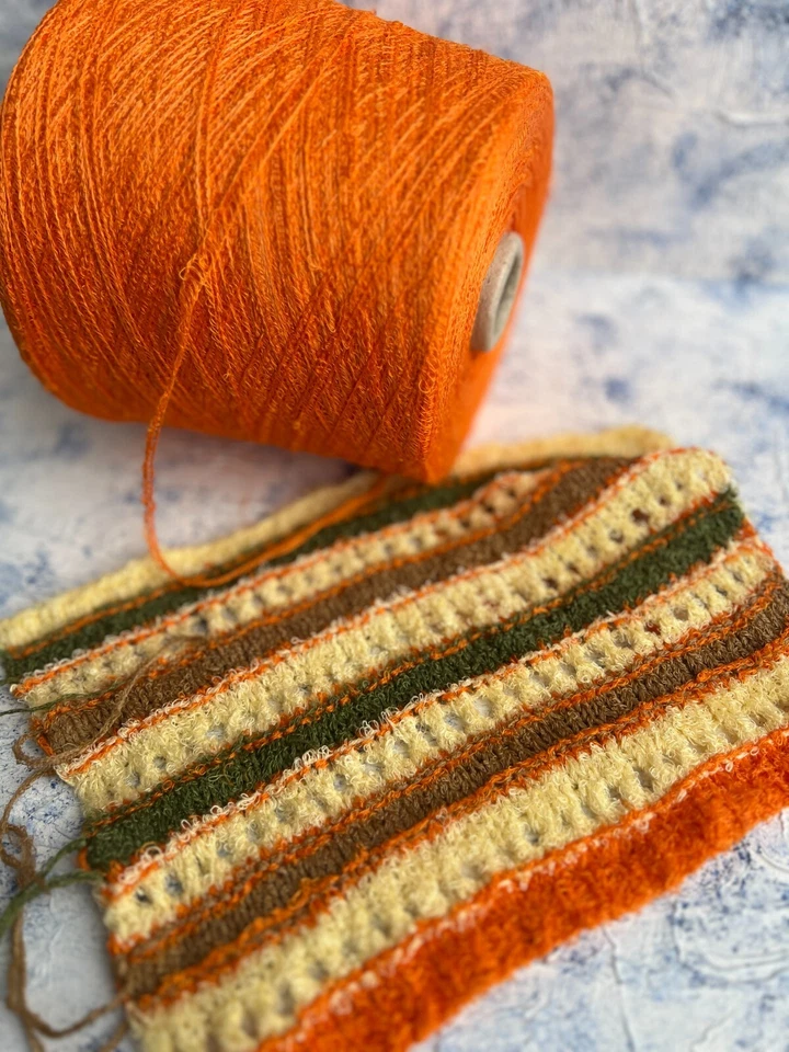 Linen tape yarn Color Orange 94/6% Linen/Polyamide 290m/100g, Per 100g - Image 4 of 4