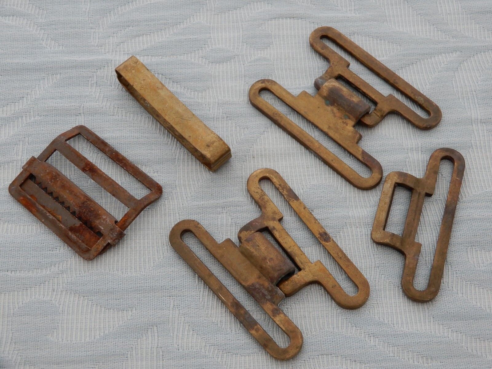 Army WW1 Belt fixings and buckles, as found in an old estate, not cleaned