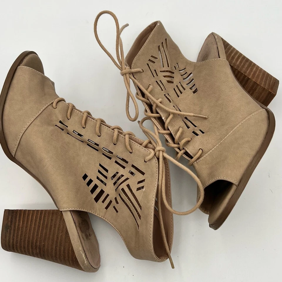 Tacones de corte láser restringido para mujer talla 8 beige punta abierta Foto 4 de 4