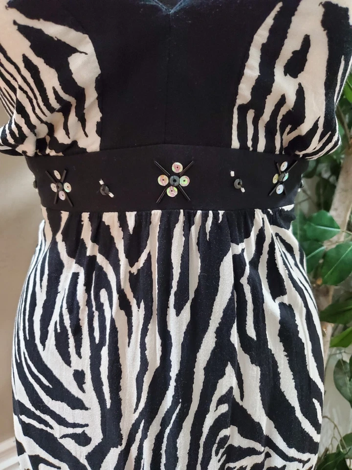 Maxi 8P cuello halter 100 % rayón blanco y negro New Directions para mujer Foto 3 de 4