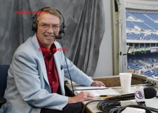 Harry Kalas, Announcer, at Veterans Stadium 5x7 Glossy Photo. Phillies.