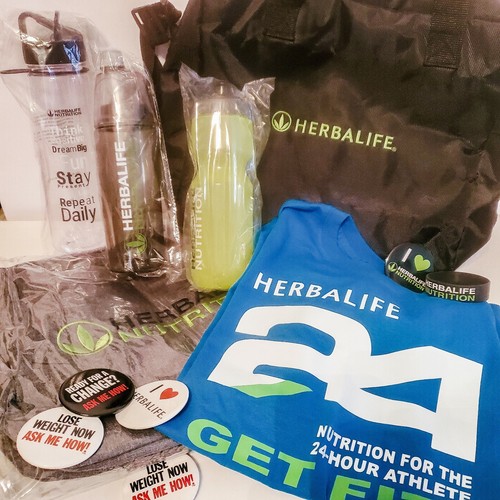 Herbalife Swag Marketing Advertising Lot- Water Bottles, T-shirt, Bags, Pins - 第 1/11 張圖片