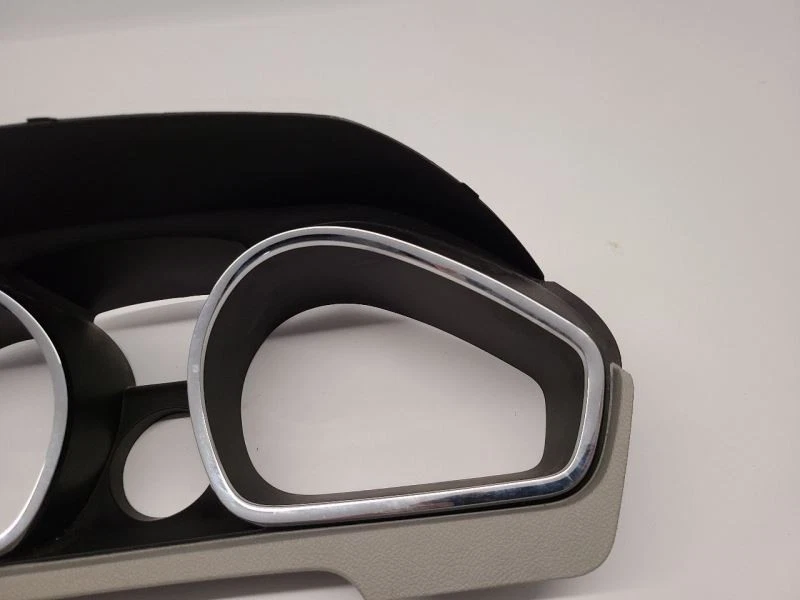 Acabamento da moldura do velocímetro Chevrolet Traverse 2009-2012  - Imagem 4 de 4