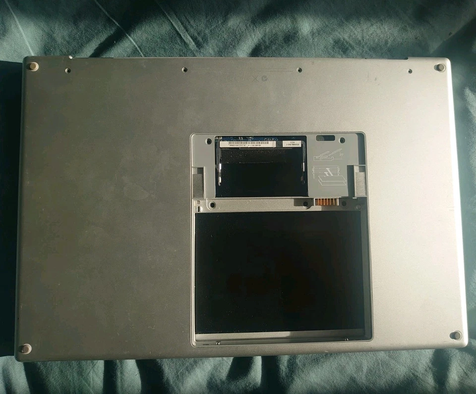 Spare & Repairs Apple Macbook Pro A1150 15" Intel core duo core - Image 3 of 3