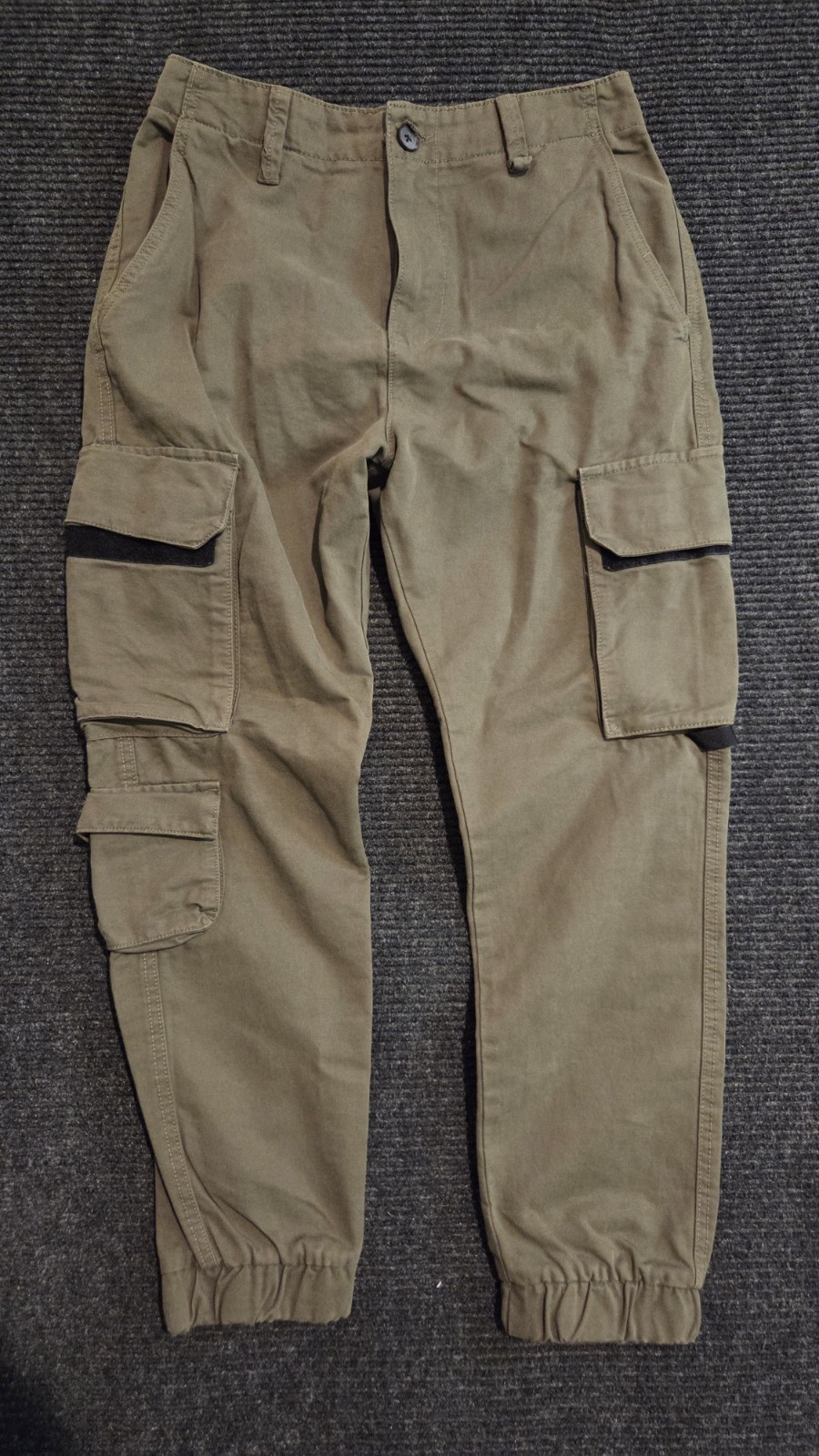 Green Joggers Bershka Size M 100 Percent Cotton Elastic Wais